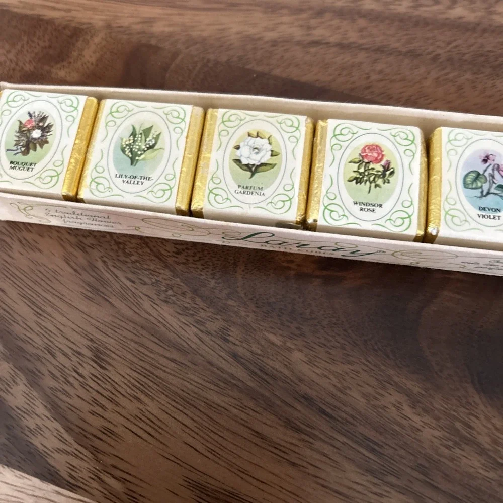 Laray vintage bath
